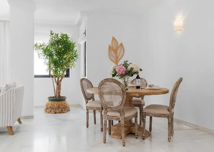 Апартаменти 02 Bdr Cadiz 208 *