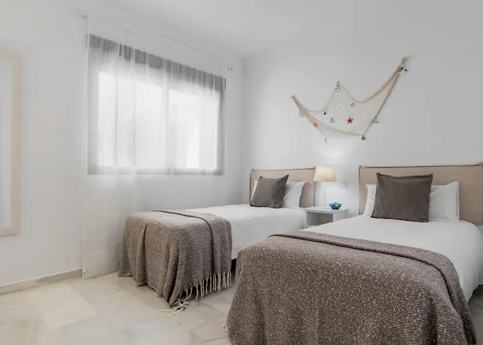 Апартаменти 02 Bdr Cadiz 208